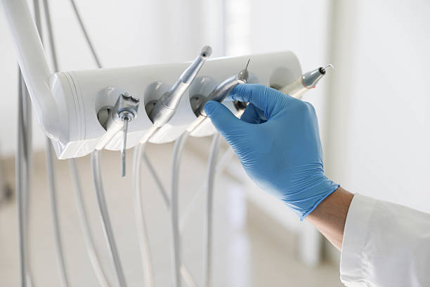 Professional Dental Crowns And Bridges technician working in Oak Park, IL